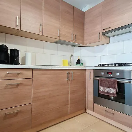 Apartment Jola's In *